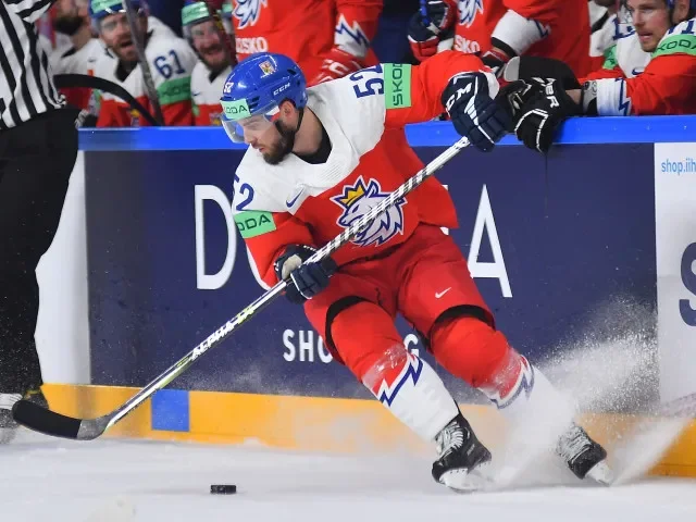 Po nervózní první třetině rychlý obrat. Češi vedou nad Dánskem 3:2