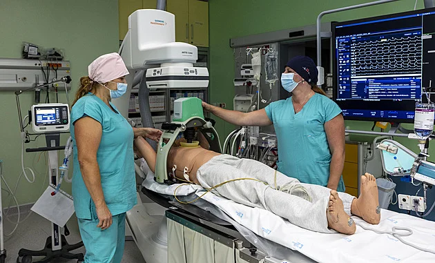 Směřujme v Brně k jedné obří nemocnici, vyzývá odvolaný ředitel „fakultky“