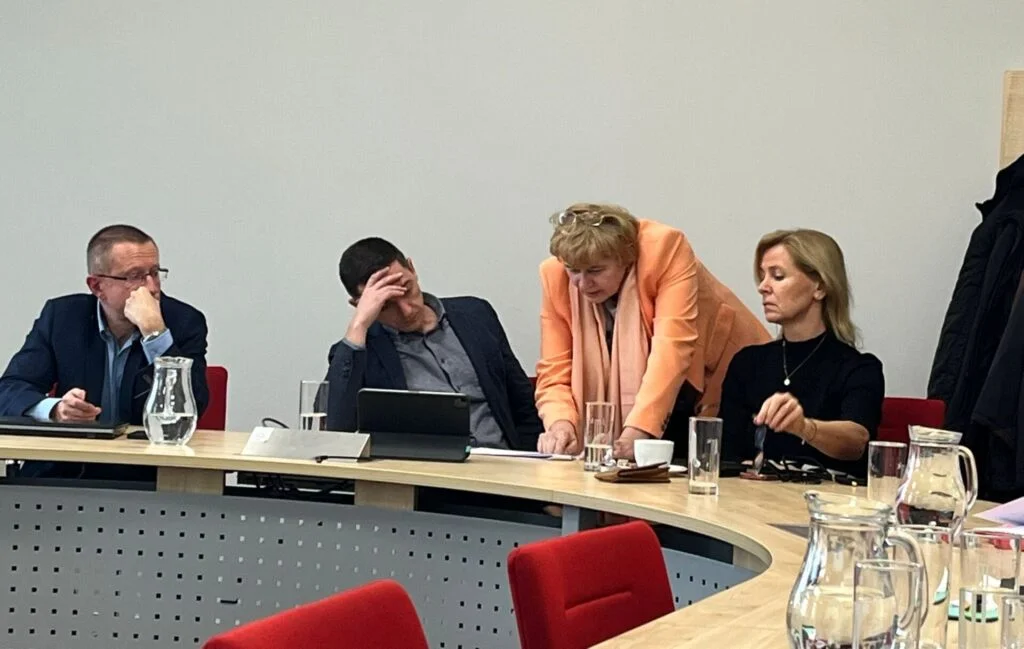 Útěk do Brna? Sestry z krajských nemocnic zvažují odchod kvůli plánům hejtmana Grolicha