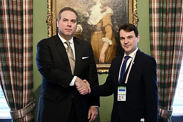 Macinka letí do Ameriky opět komerční linkou. Potká se i s ideology MAGA