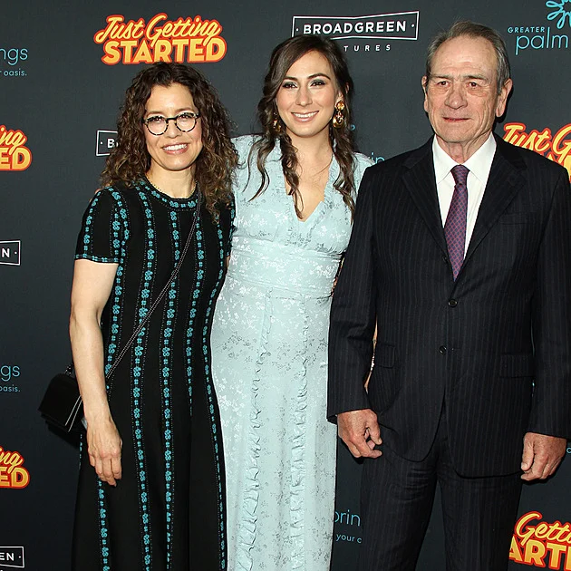 Příčina smrti dcery Tommyho Lee Jonese odhalena. Co se Victorii stalo na Silvestra