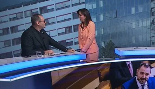 Já tady moderuji ten pořad. Řezníčková v Událostech, komentářích vstala od stolu a krotila rozjetého ministra Šťastného