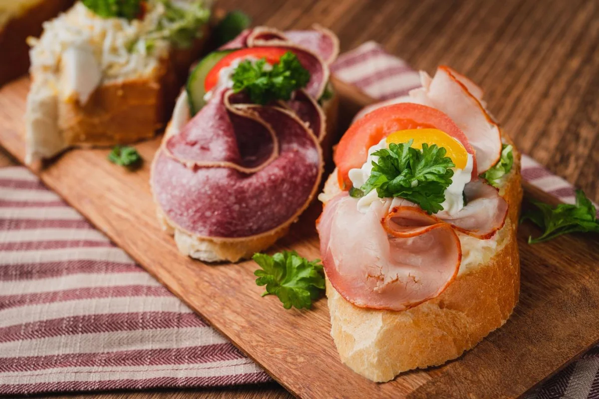 Jak na nejlepší obložený chlebíček? Jeden detail z něj udělá hit, jiný propadák