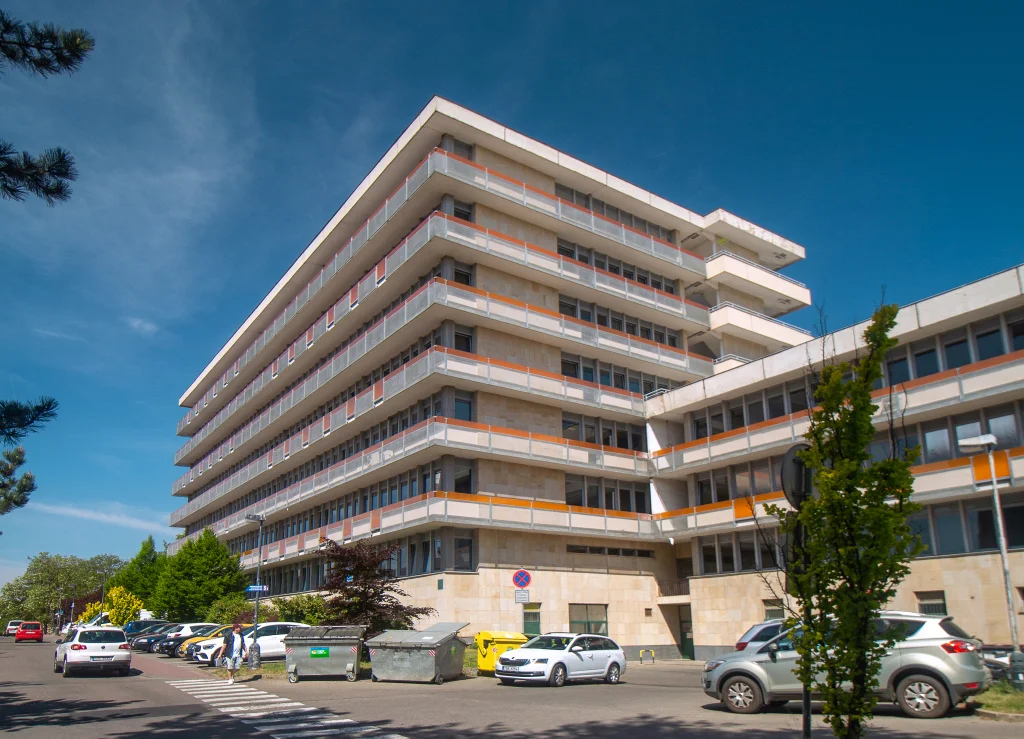 FNKV čeká reorganizace a personální změny. Audit odhalil stamilionové nedostatky