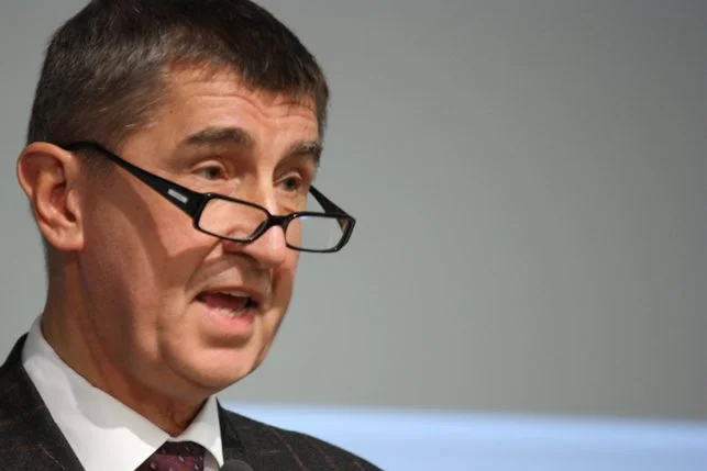 Kauza defibrilátorů ve FN Olomouc: Babiš zhodnotil působení ředitele, vyjádřil se i Vojtěch