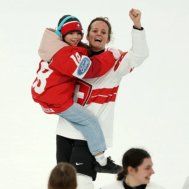Švýcarky po dvanácti letech opět velebí stejnou hrdinku, mají olympijský bronz