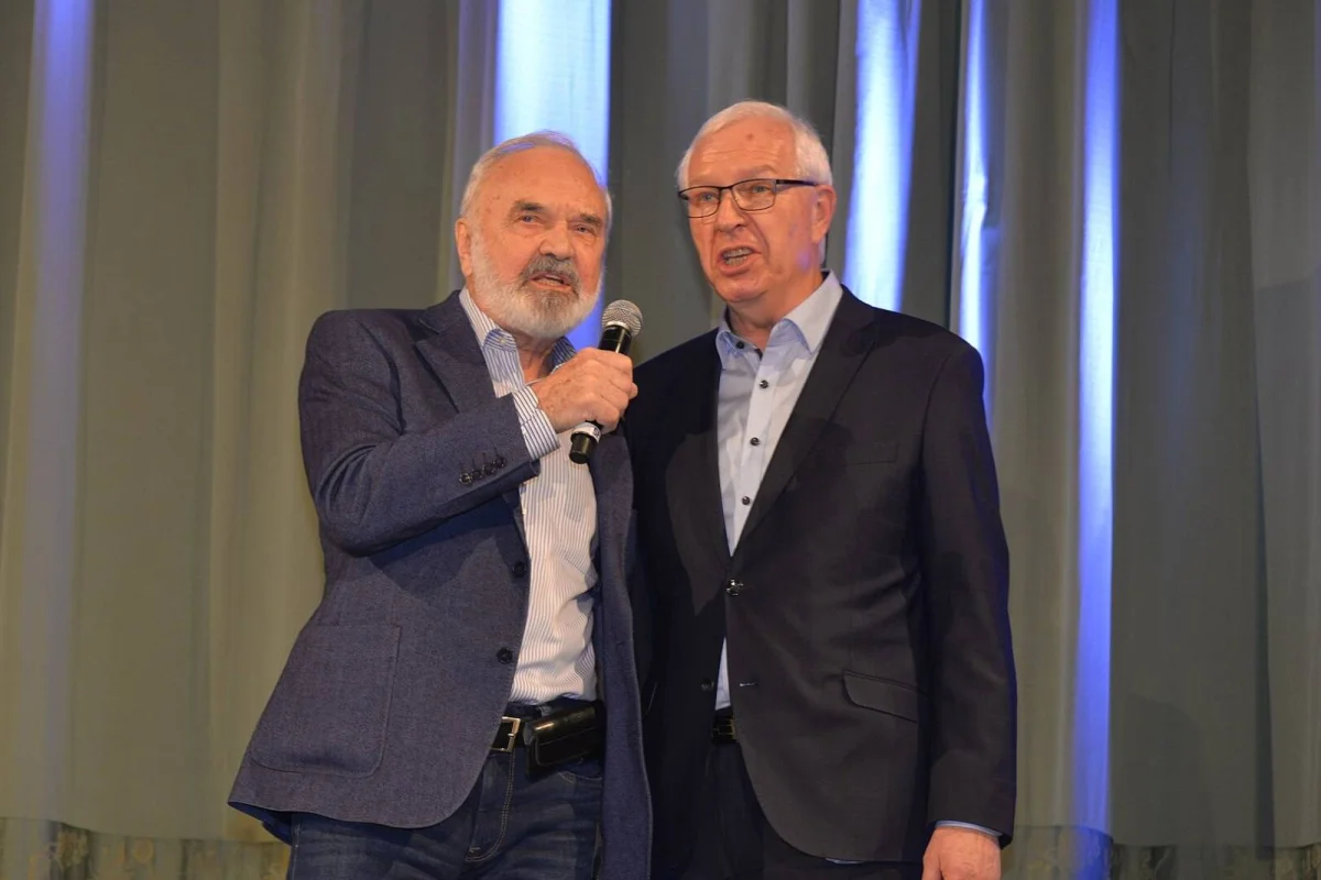 Jiří Drahoš slaví 77: Manželka jako rukojmí komunistů, otce mu zmrzačilo gestapo a láska k tvrdému rocku