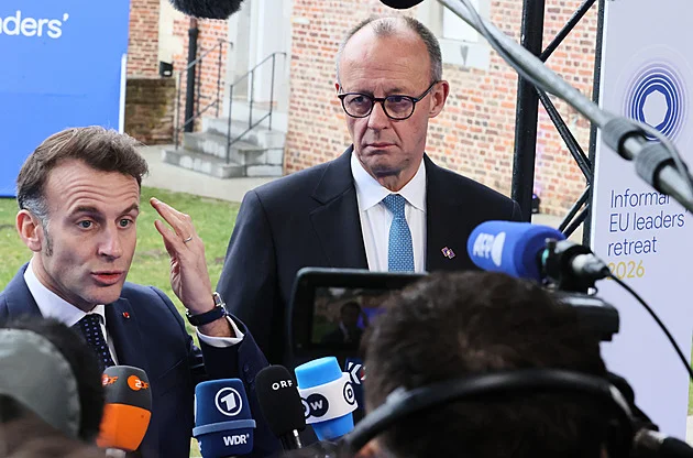 Držte jazyk za zuby. Belgický ministr obrany zkritizoval Merze kvůli atomovkám