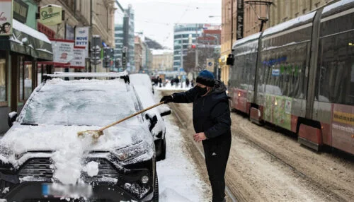 Meteorologové vydali výstrahu před novou sněhovou pokrývkou a upřesnili místa, kde napadne až 12 centimetrů