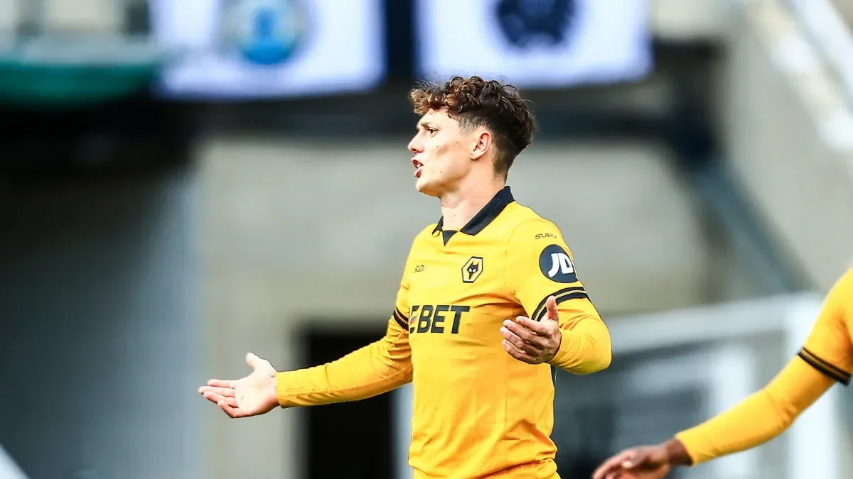 Krejčí s Wolves obral lídra. Fanoušci debatují: Vyplácí se, nebo je katastrofální?