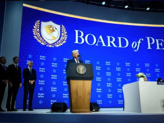 Ve Washingtonu se schází Trumpova Rada míru. Teď se má zabývat Pásmem Gazy