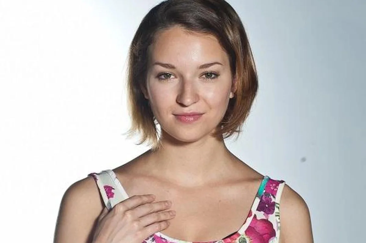 Dojatá Berenika Kohoutová vedla dceru k zápisu. „Strašně to letí,“ jsou v šoku fanoušci