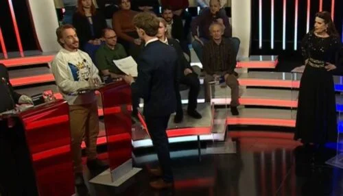 Počkejte chviličku, paní Jílková. V Máte slovo se to vyhrotilo: Šejna vytáhl na Mináře ústavu a vyzval ho, ať ji znovu roztrhá