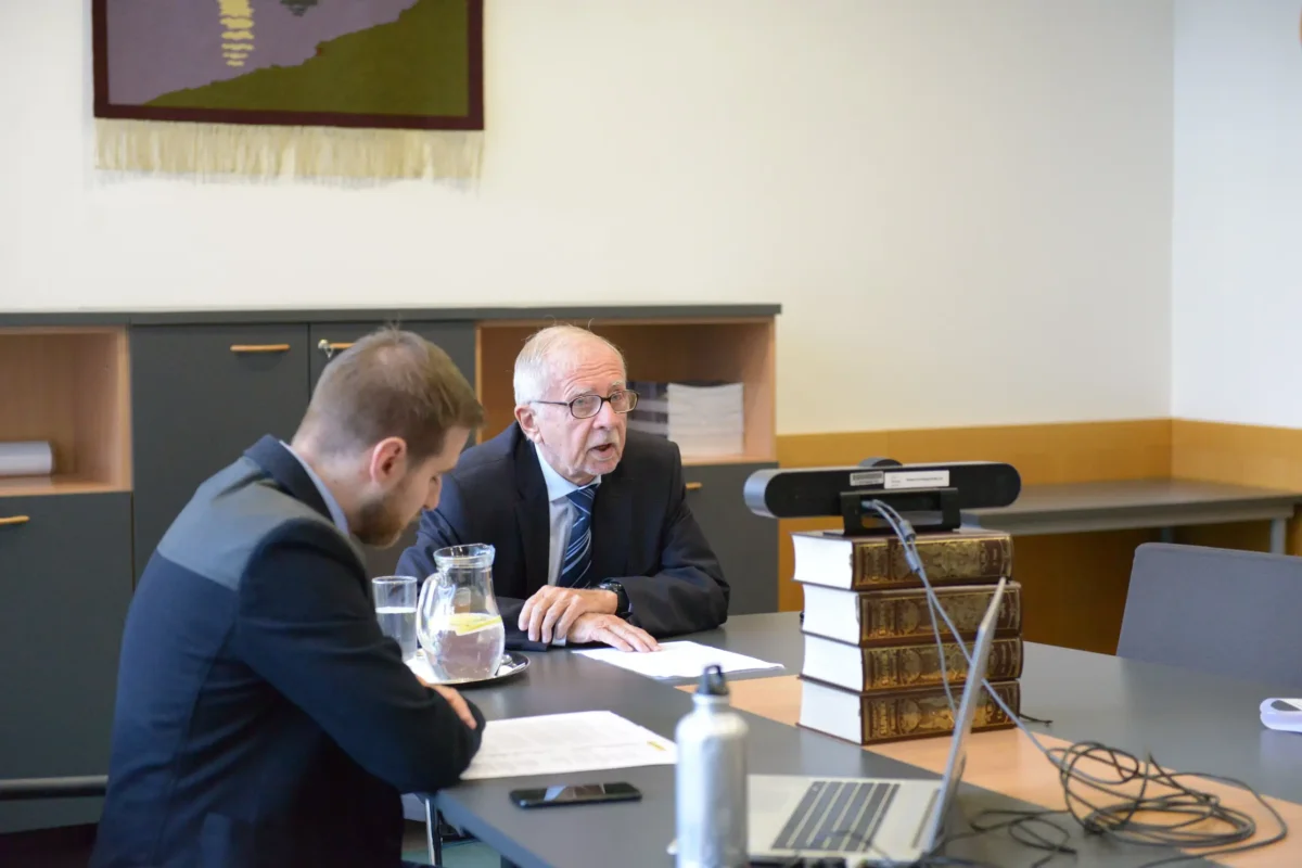 Křeček pokračuje jako ombudsman i po uplynutí funkčního období, Sněmovna má pět kandidátů