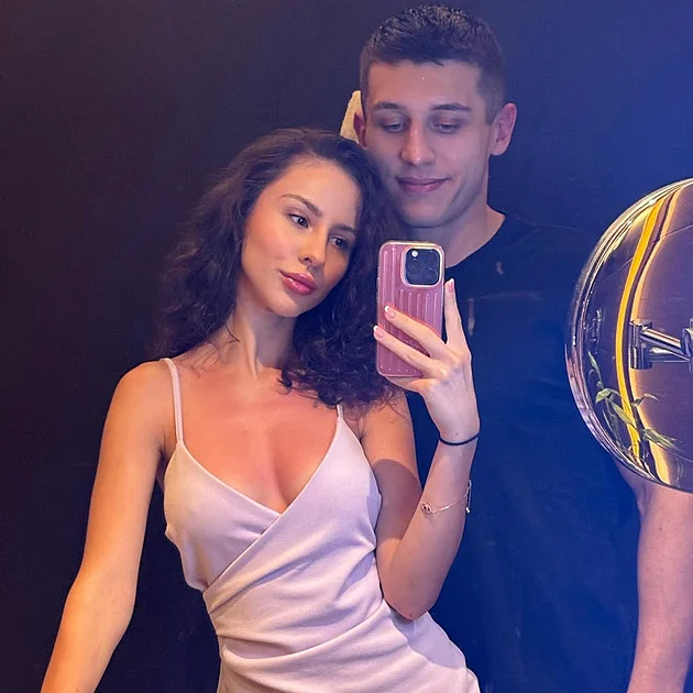 Slováci jdou do boje a mají sexy podporu na tribunách! Tohle jsou lásky Tatara, Lišky a dalších