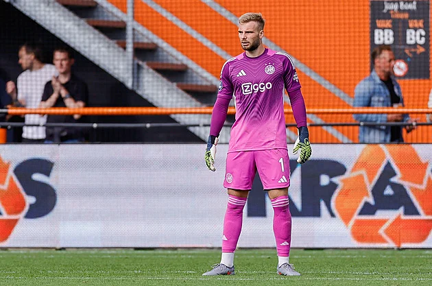 Problém pro Jaroše i Ajax. Český gólman se vážně zranil, skončila mu sezona - Zprávy iDnes.cz článek na Media24.cz