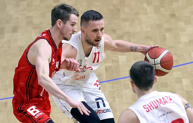 Triumf po megaobratu. Nymburk slaví v poháru, Pardubice promarnily šanci - Sport iDnes.cz článek na Media24.cz