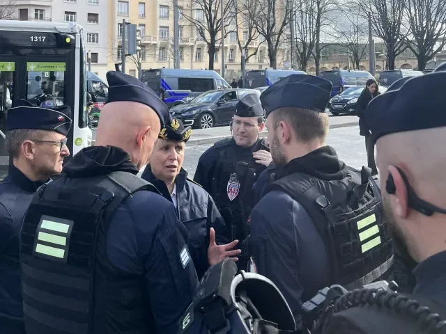 V Lyonu se pod dohledem policie koná pochod na památku studenta k smrti ubitého levicovými bojůvkami