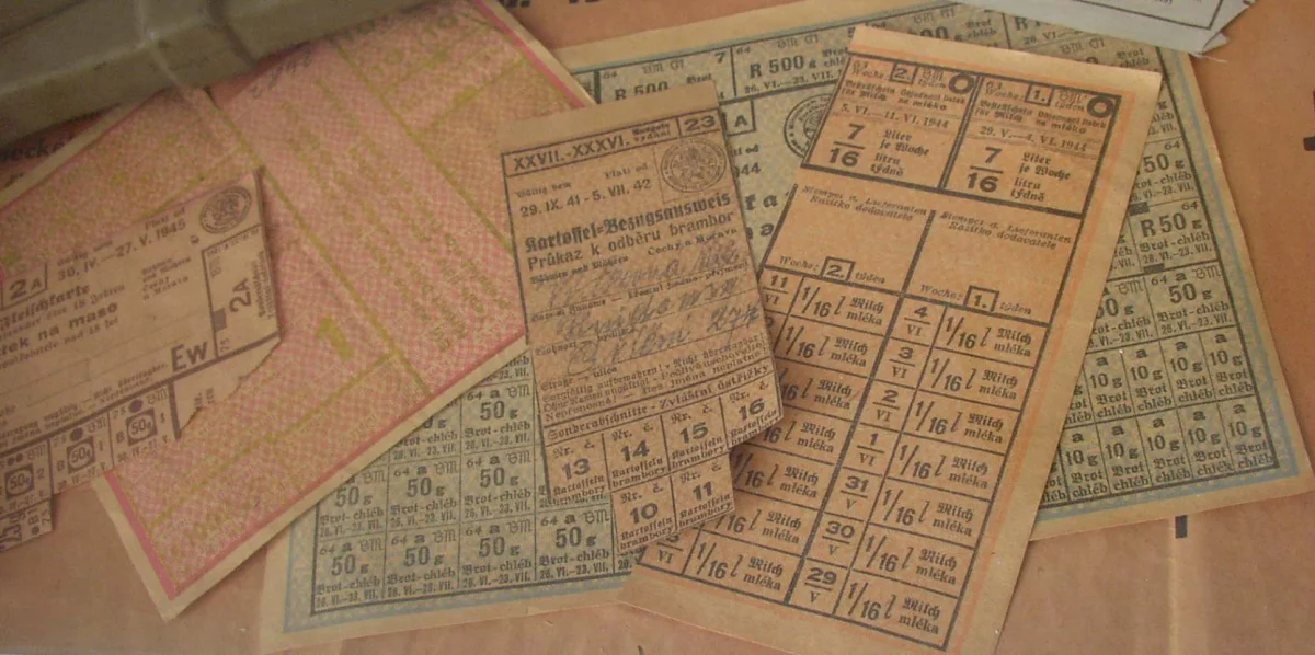 Konec potravinových lístků sliboval plné stoly. Radost z nákupů okamžitě rozdrtila měnová reforma