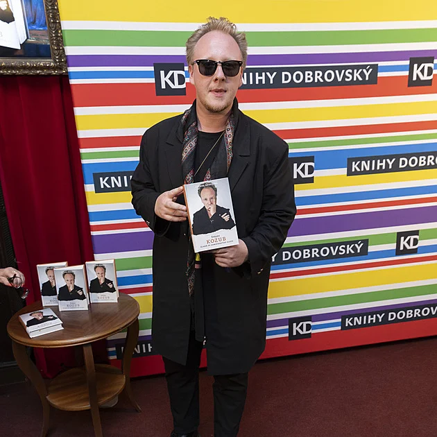 Zmatené video: Štěpán Kozub rozjel satiru na dezoláty, pak se do toho připletl Čermák