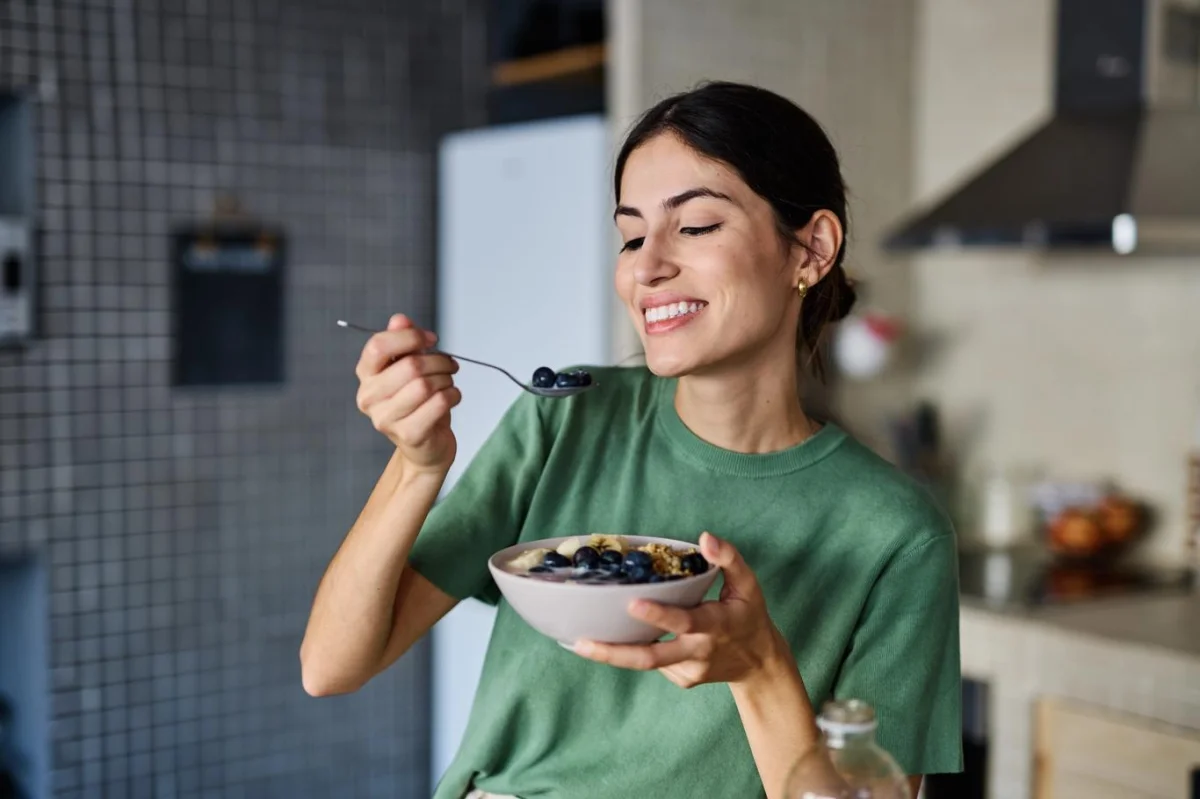 Velký hit z TikToku! Vše o fibermaxxingu: Češi konzumují vlákniny málo, vegani příliš, varuje odbornice