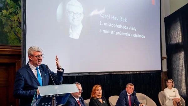 Motivující odpisy, nebo nižší daň? Na všechno ani Babišova vláda mít nebude