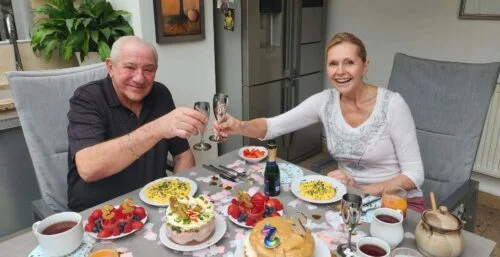 Luxusní snídaně jako začátek oslavy. Helena Vondráčková slaví 23 let v manželství se svým osudovým mužem