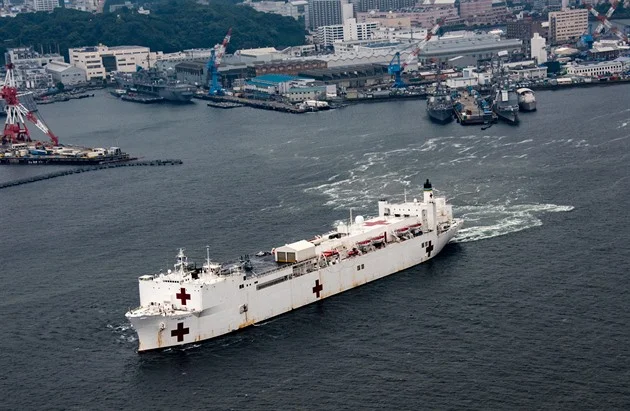 U Grónska byl evakuován nemocný Američan, Trump poslal k ostrovu lékařskou loď