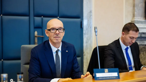 Ministr Klempíř měl nehodu, skončil v nemocnici na preventivním vyšetření