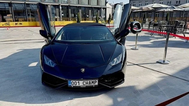 Vémolovo Lamborghini se prodalo rychle. Noví majitelé s ním mají netradiční plán