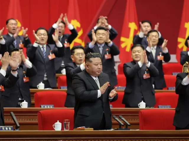 Blahopřání z Ruska a Číny. Kim Čong-un byl potvrzen v čele strany