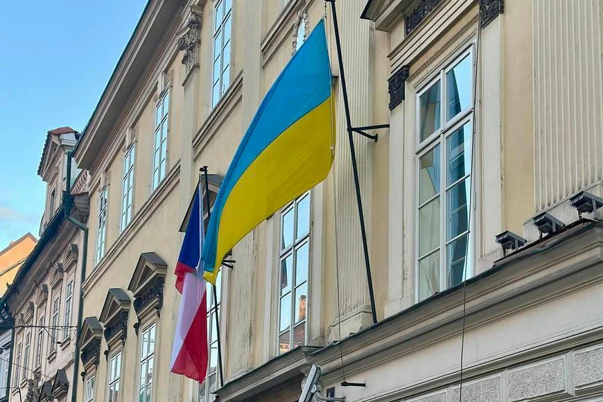 Bojkot ukrajinských vlajek. SPD zuří, že se k nim nikdo z vlády nepřipojil