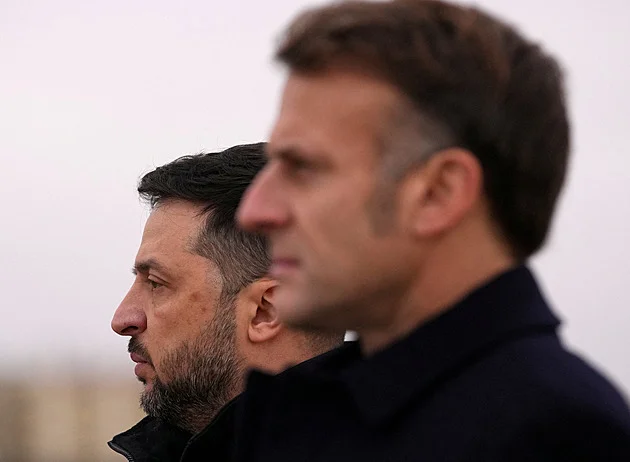 Francie a Británie chtějí předat Ukrajině jadernou zbraň, tvrdí ruská rozvědka