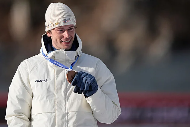 I to byla olympiáda: Nevěrný biatlonista, chybějící kondomy či závodící pes