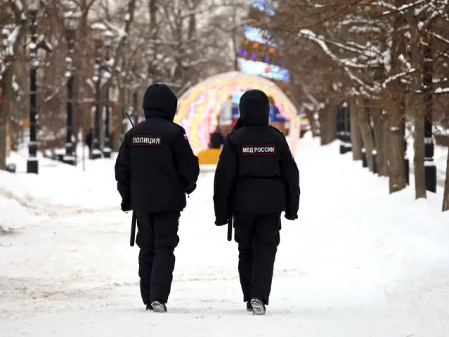 VIDEO: Útočník v Moskvě odpálil výbušné zařízení u policistů, jeden zahynul