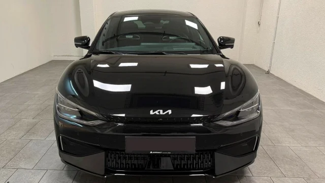 Elektrická Kia se zrychlením supersportů nepřestává ruinovat majitele, dvouletá auta s mrzkým nájezdem se prodávají za míň než polovinu