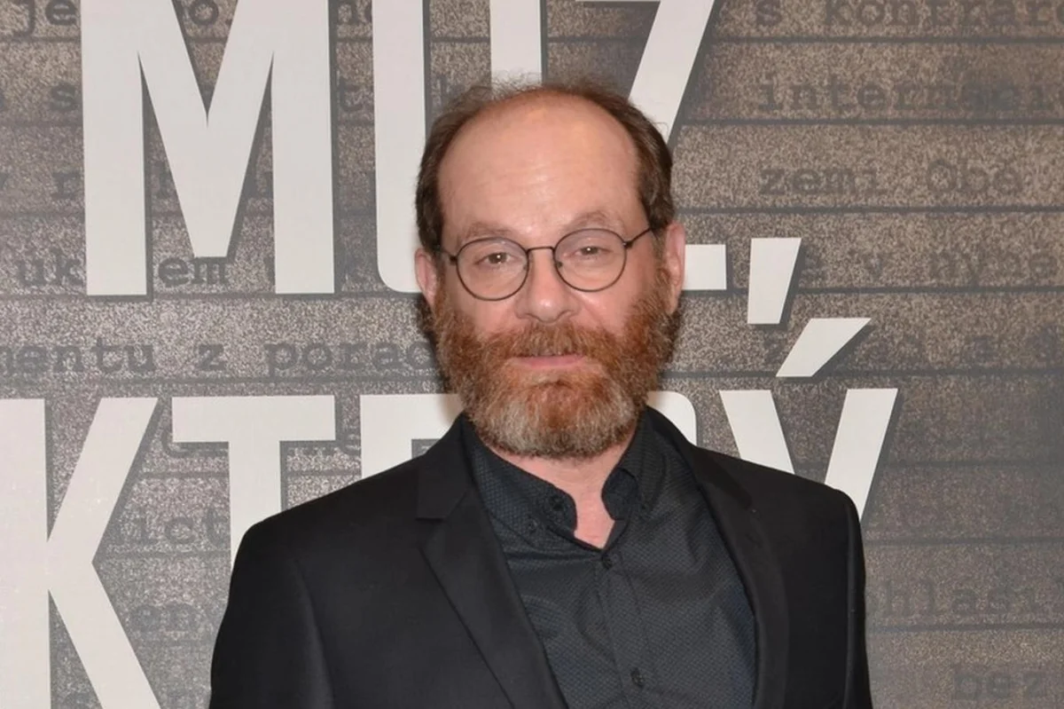 Pravý důvod konce v seriálu Ulice po 17 letech: Adrian Jastraban se vrhá do dříve zapovězených aktivit