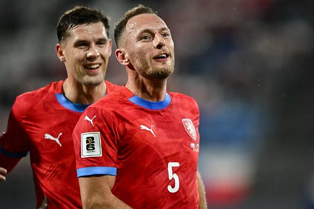 Neúnavný Coufal. V Bundeslize předčil i hvězdy Bayernu, fanoušci West Hamu zuří