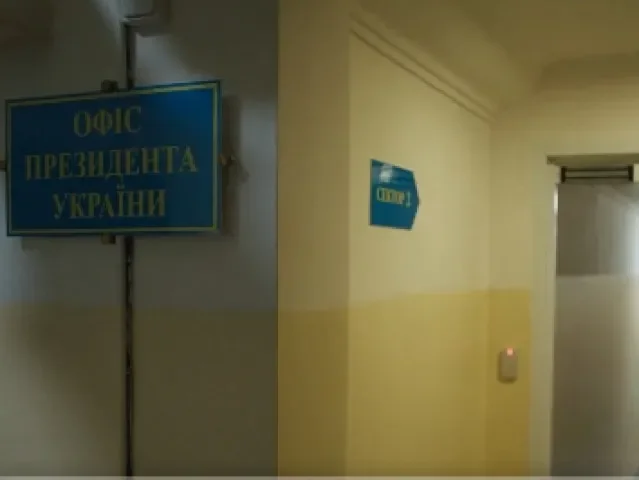 VIDEO: Zelenskyj poprvé ukázal svůj bunkr pod prezidentskou kanceláří v Kyjevě