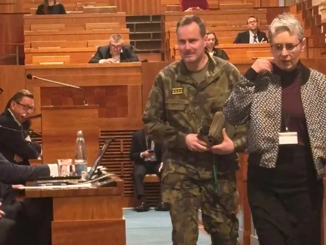 Řehka varoval před bezbřehou mocí ministra obrany. „Je to vládce bez omezení“ - Politika Echo24.cz článek na Media24.cz