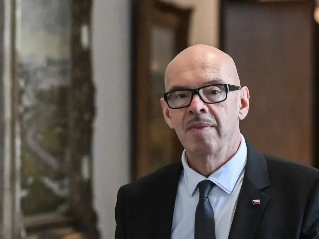 Pondělní srážku automobilů v Praze zavinil podle policie řidič ministra Klempíře