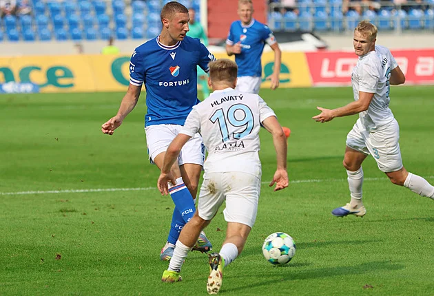 Před bránou nám chybí verva, mrzí pardubického tahouna Hlavatého