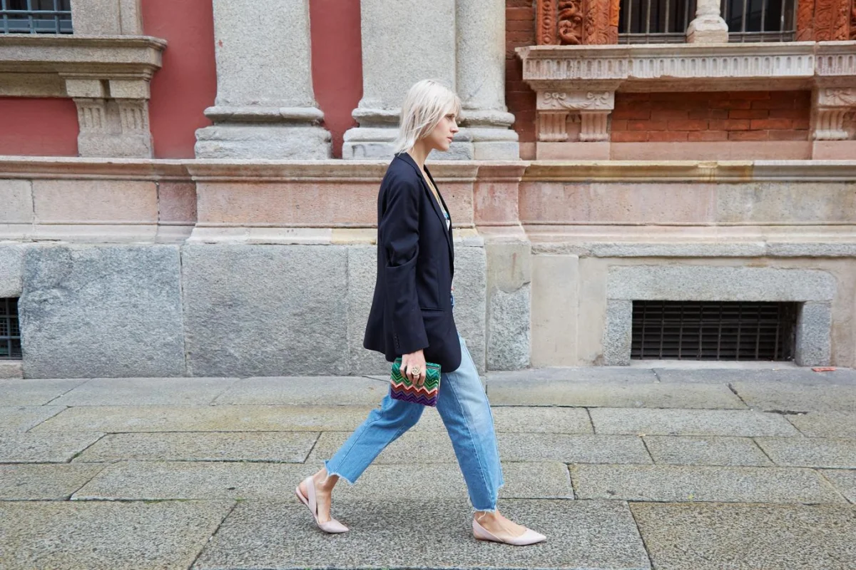 Můžete nosit džíny do práce? Odpověď zní ano! Pohodlné kalhoty musíte jen umět správně vybrat a obléknout