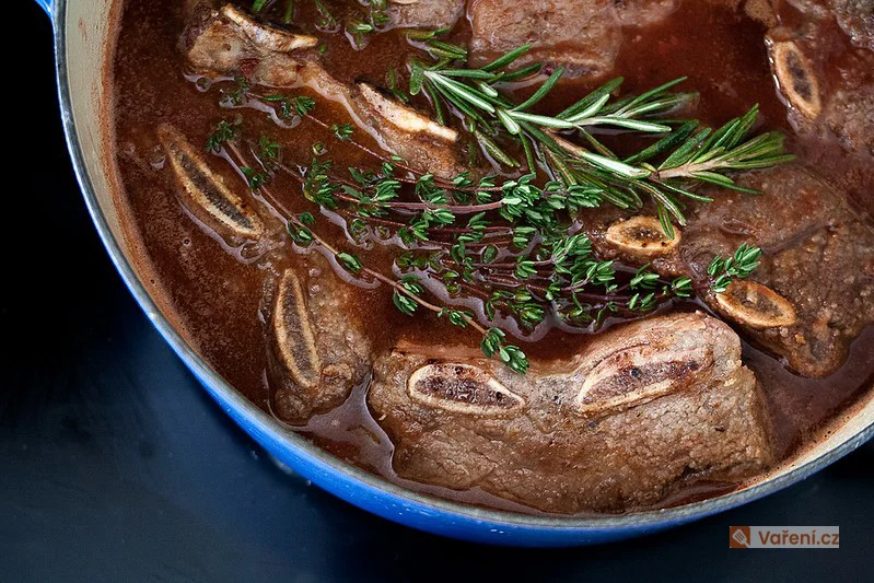 Proč je maso tuhé jako žvýkačka? Odhalte tajemství kolagenu a připravte ho už vždycky na výbornou