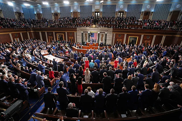 Nejdelší projev o stavu unie. Trump chválil ekonomiku i ochranu hranic, varoval Írán