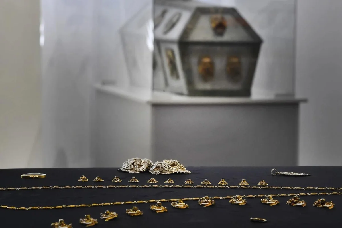 Poklad z Polné byl dvakrát ztracen a třikrát objeven. Záhrobní šperky obsahují i unikátní filigrán