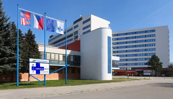 Napětí ve znojemské nemocnici sílí: Po primáři interny podávají výpovědi další lékaři