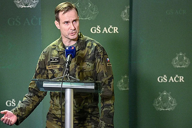 Karel Řehka končí jako náčelník armády: Kvůli krachu manželství se na něj chystala kampaň