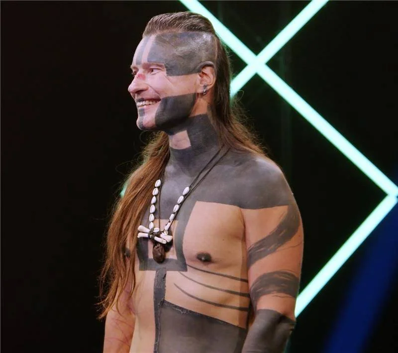 Slzy, tetování a drsné přiznání: Profesionální domina hledá lásku v nahé seznamce