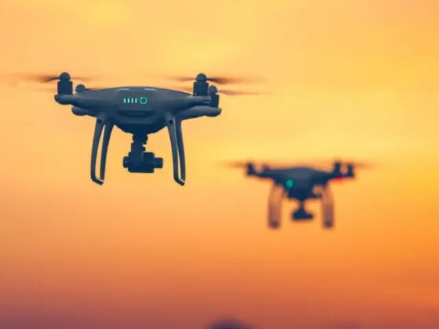 Německo zpřísňuje obranu proti dronům. Armáda smí nově použít zbraně